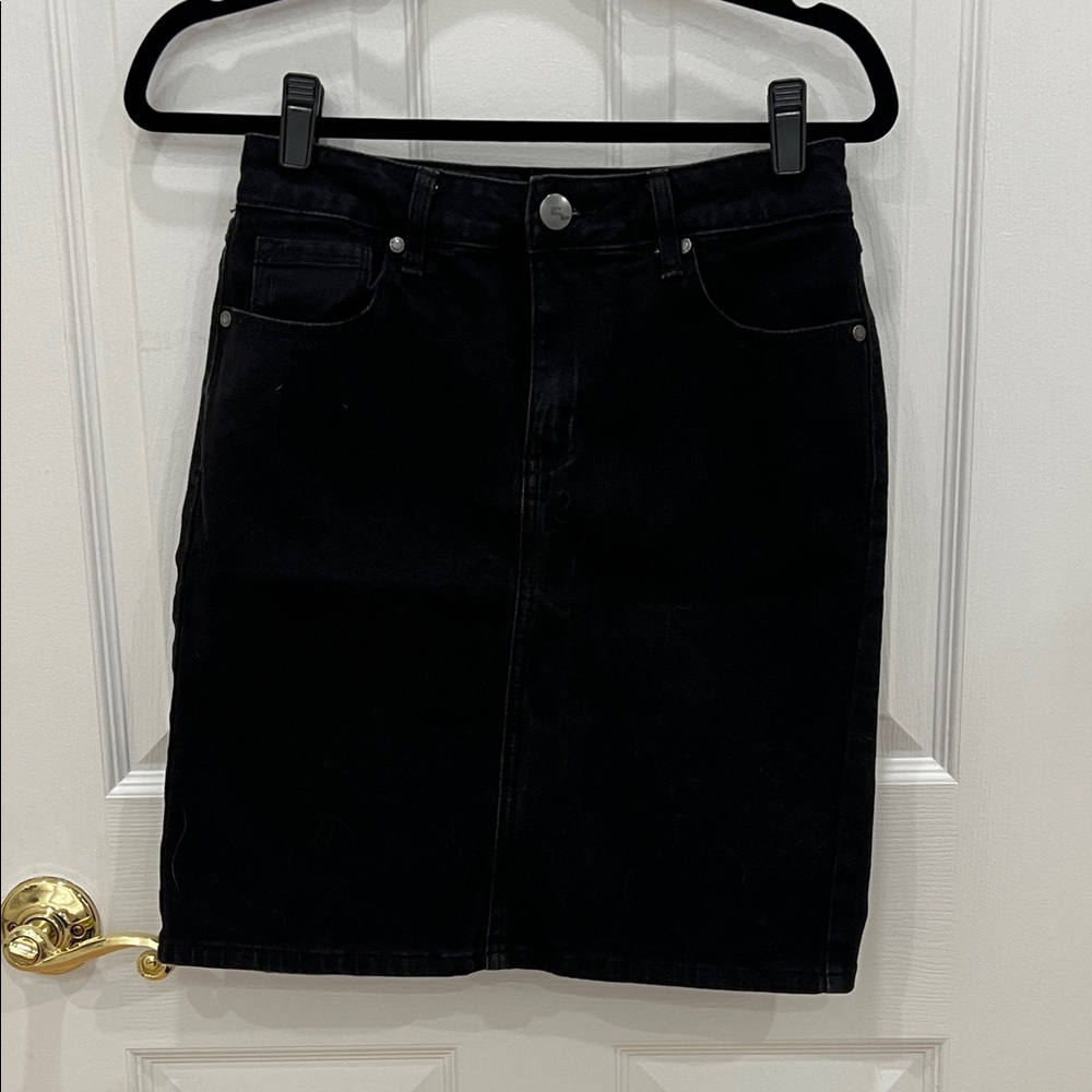 1822 Black Denim Skirt